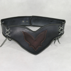 Zdobený dámský kožený historický opasek