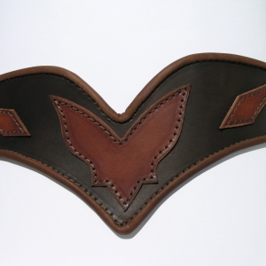 Zdobený dámský kožený historický opasek