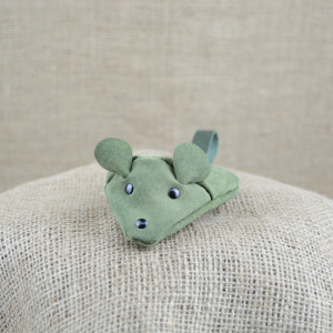 Kožená klíčenka myška skladem