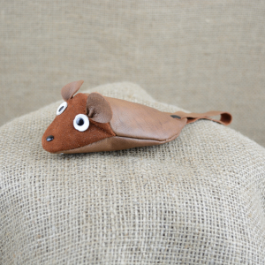 Kožená klíčenka myška skladem